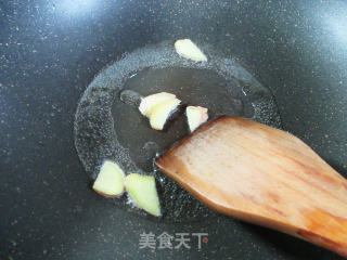 咸菜炒鲍鱼的做法步骤：4