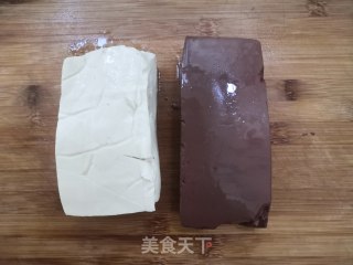 猪血旺烧豆腐的做法步骤：1