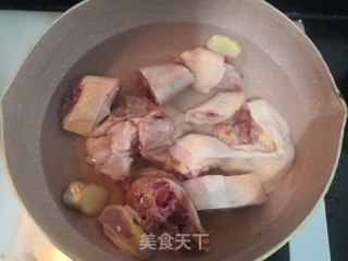 茶树菇鱼丸鸡汤的做法步骤：5