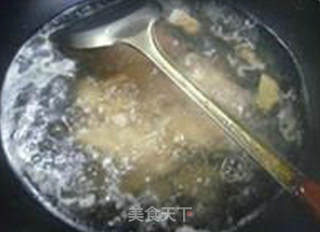红枣甜玉米中翅汤的做法步骤：5