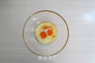 咸蛋肉松戚风的做法步骤：3