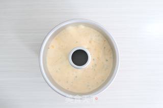 咸蛋肉松戚风的做法步骤：11