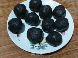 广式黑芝麻月饼的做法步骤：4