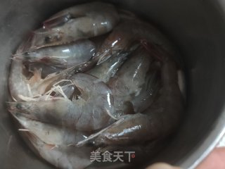 青虾豌豆炒土豆片的做法步骤：2