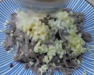 蒜香牛肉的做法步骤：6