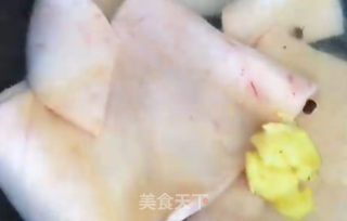 炒猪皮的做法步骤：1