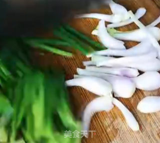 炒猪皮的做法步骤：3