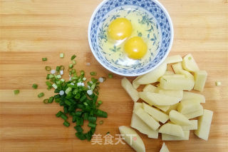 西红柿土豆汤的做法步骤：2