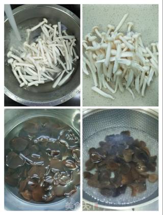 蘑菇木耳炒辣椒的做法步骤：2