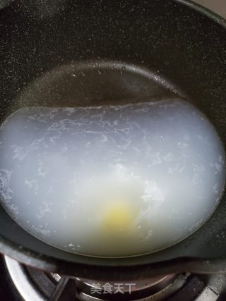 卧蛋菜心汤米粉的做法步骤：5