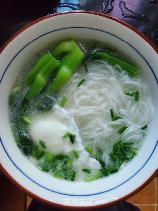 卧蛋菜心汤米粉的做法步骤：9