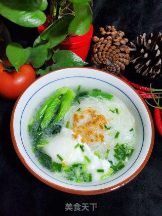 卧蛋菜心汤米粉的做法步骤：11