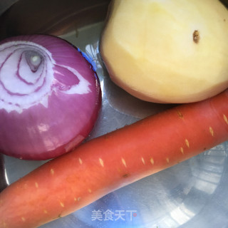 咖喱牛肉的做法步骤：2