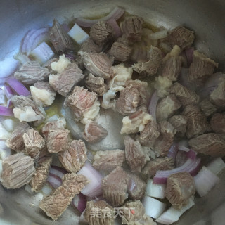 咖喱牛肉的做法步骤：7