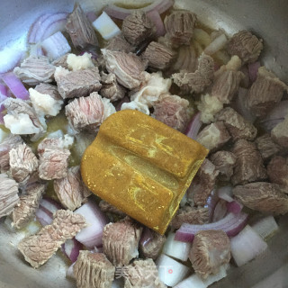 咖喱牛肉的做法步骤：8