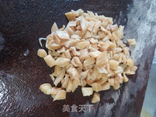 萝卜干炒毛豆的做法步骤：4
