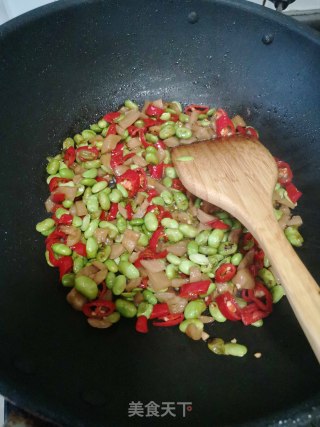 萝卜干炒毛豆的做法步骤：12