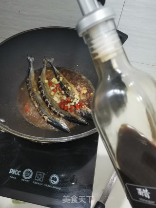 红烧秋刀鱼的做法步骤：7