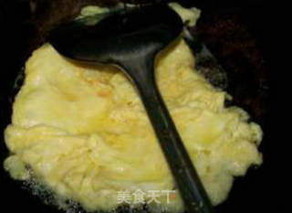 小螃蟹炒鸡蛋的做法步骤：5