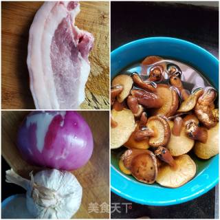 香菇洋葱肉酱的做法步骤：1