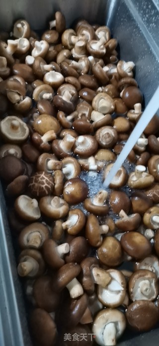 香菇粉详细版的做法步骤：1