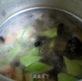 黑木耳西瓜皮排骨汤的做法步骤：12