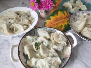 芹菜尖椒猪肉馅水饺的做法步骤：11