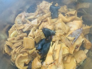 火麻仁鸡腿烧干笋的做法步骤：11