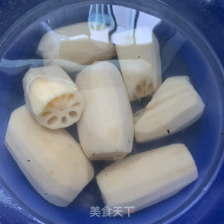 花生莲藕排骨汤的做法步骤：1