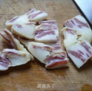 香菇咸肉花菜汤的做法步骤：5