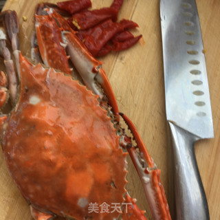 泡椒木耳炒梭子蟹的做法步骤：3