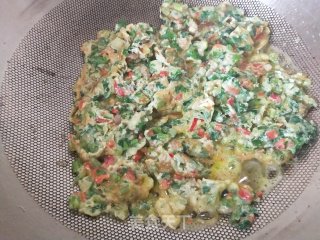 芹菜叶肉末煎蛋的做法步骤：7