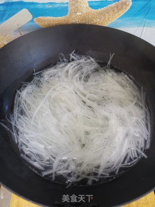 萝卜丝鲫鱼汤的做法步骤：4