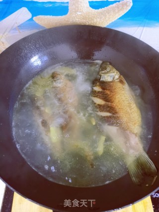 萝卜丝鲫鱼汤的做法步骤：8