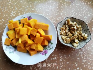 南瓜核桃露的做法步骤：1