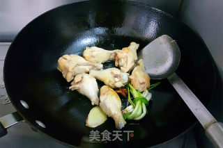 莲藕玉米炖鸡翅根的做法步骤：4