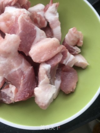 马齿苋干烧五花肉的做法步骤：6
