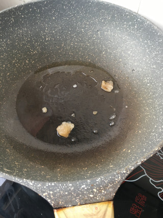 马齿苋干烧五花肉的做法步骤：8