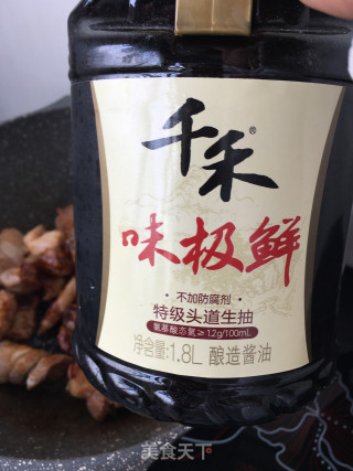 马齿苋干烧五花肉的做法步骤：13