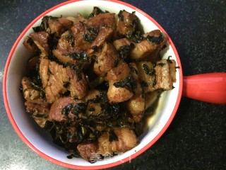 马齿苋干烧五花肉的做法步骤：22