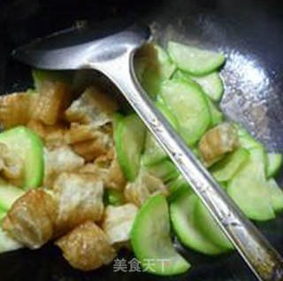 油条炒西葫芦的做法步骤：7