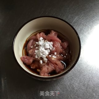 肉丝炒藕条的做法步骤：3