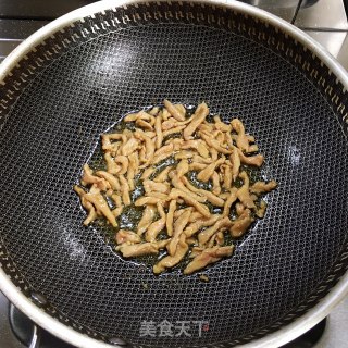 肉丝炒藕条的做法步骤：6