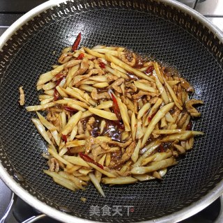 肉丝炒藕条的做法步骤：9