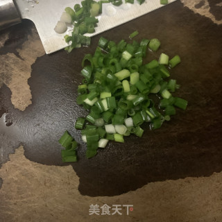 香菇肉馅锅贴的做法步骤：4