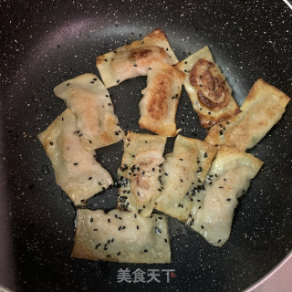 香菇肉馅锅贴的做法步骤：11