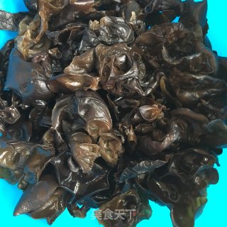 肉片炒木耳的做法步骤：2