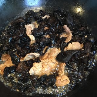 肉片炒木耳的做法步骤：6
