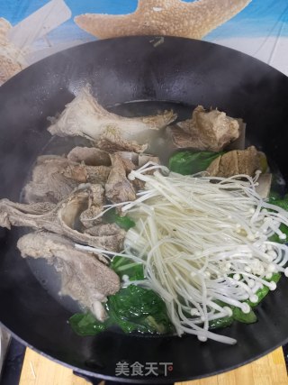 猪扇骨小白菜汤的做法步骤：8