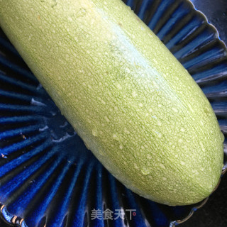 炒西葫芦片的做法步骤：2